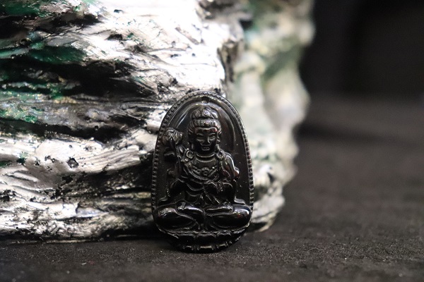 Phật Bản Mệnh (Tuổi Ngọ) - Đại Thế Chí Bồ Tát Đá Núi Lửa Obsidian Đen - DTCD200
