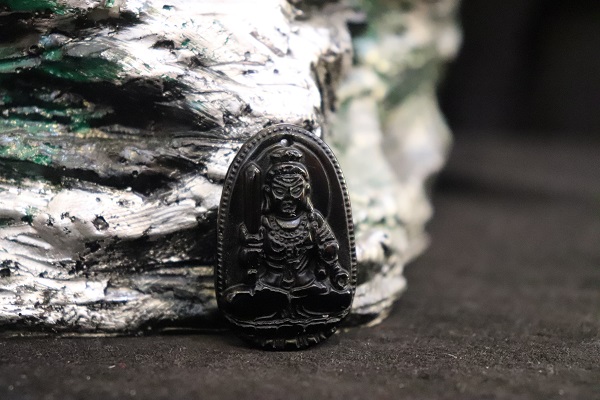 Phật Bản Mệnh (Tuổi Dậu) - Bất Động Minh Vương Đá Núi Lửa Obsidian Đen - BDOD200